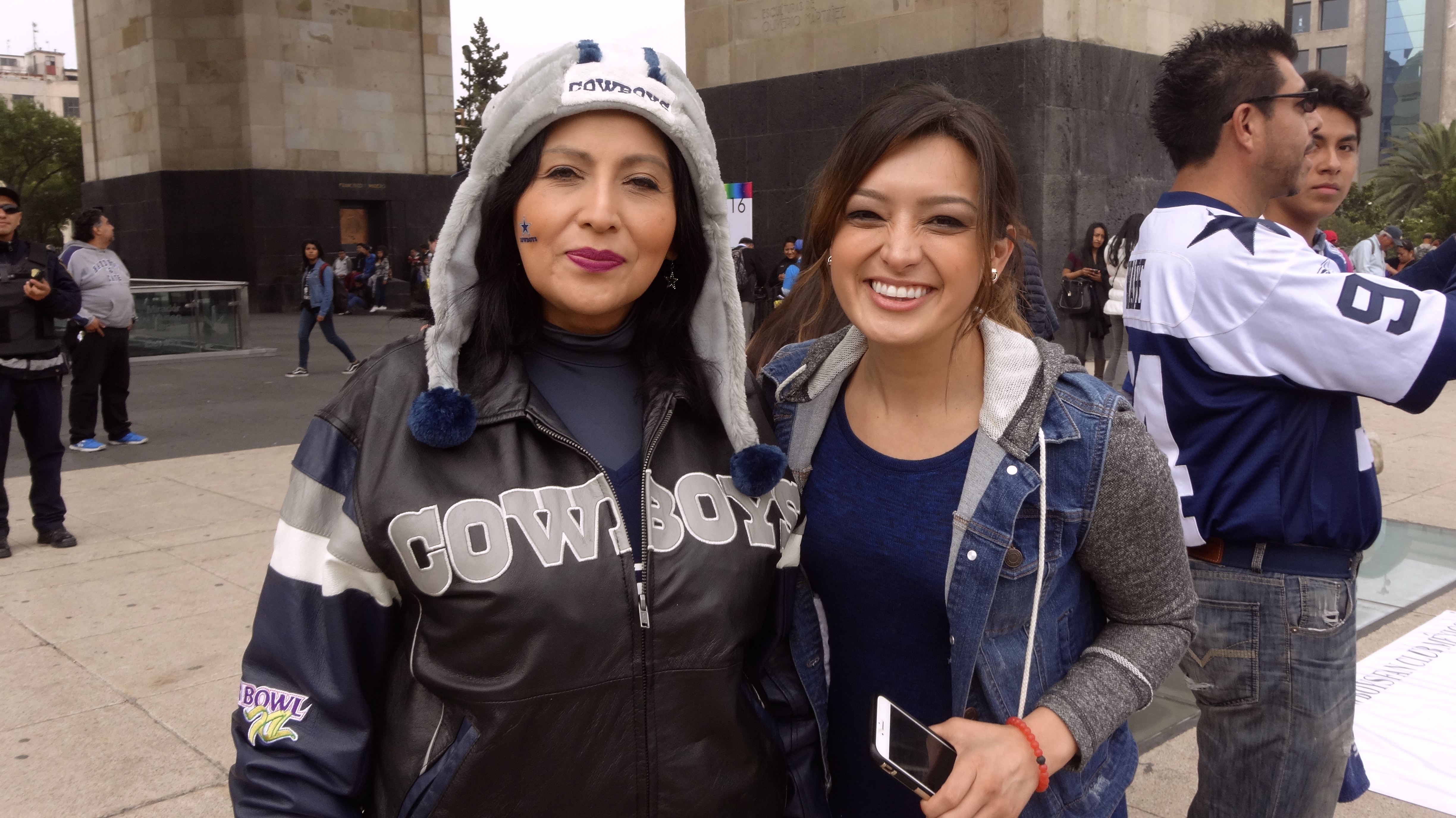 Dallas-Cowboys-Mexico-1-Toni-Collins-and-Cowboys-fan-11_13_16-2.jpg