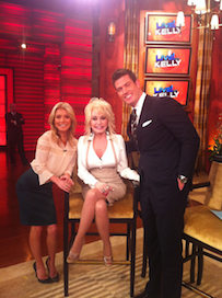 Photo of ESPN’s Palmer plays early morning quarterback on ‘Live! with Kelly’