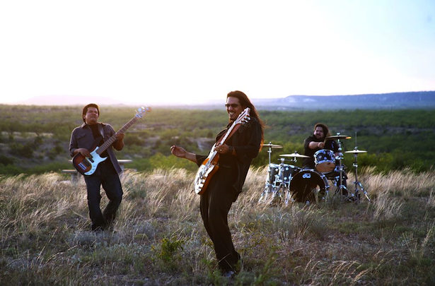 Photo of Los Lonely Boys show their ‘Texas Pride’ for Monday Night Football