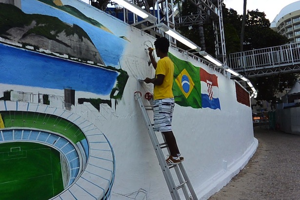 Brazilian artist Jambeiro creates World Cup mural