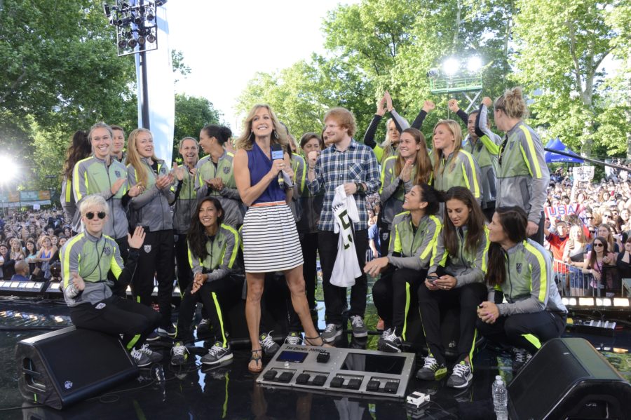 GMA's Lara Spencer interviewed singer Ed Sheeran and the U.S. women's national team in Central Park. (Ida Mae Astute/ABC)