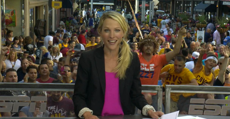 Photo of SportsCenter – and raucous crowds – returns to 4th Street in Cleveland