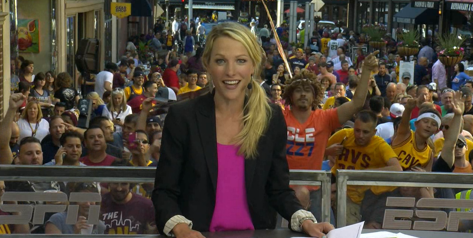 SportsCenter - and raucous crowds - returns to 4th Street in Cleveland - ESPN Front Row1903 x 956