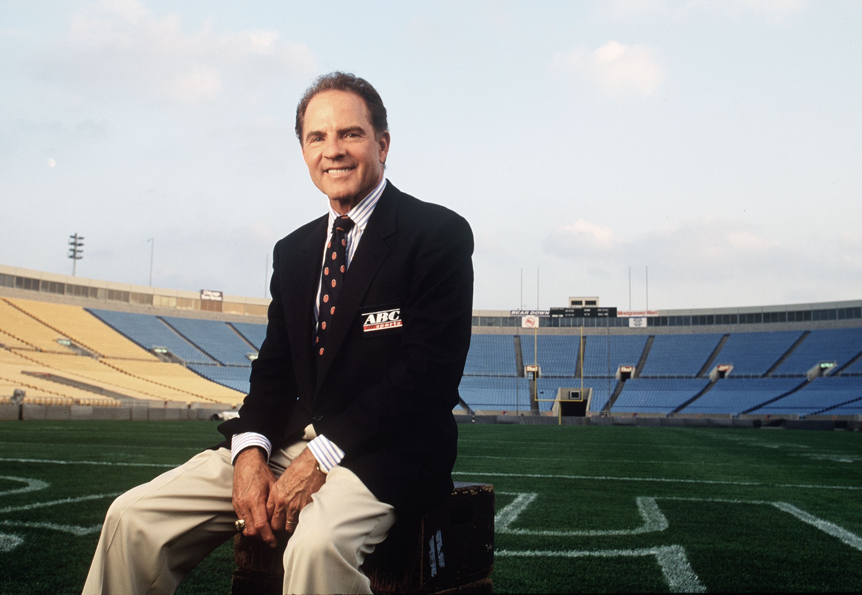 Legendary ABC Sports Commentator and Hall of Famer Frank Gifford dies at 84  - ESPN Front Row