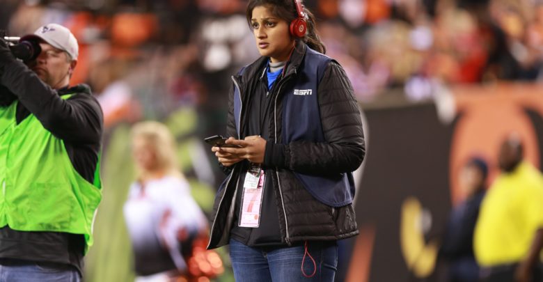 Photo of Associate producer helps provide MNF fans behind-the-scenes access via social media