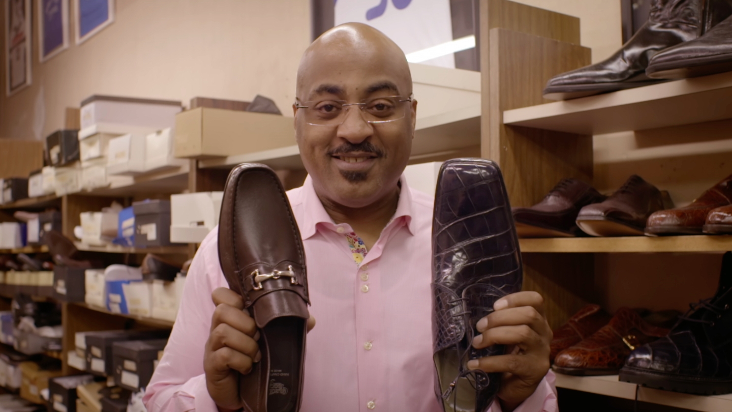 Torre's 30 for 30 Short sizes up legendary “Friedman’s Shoes” ESPN