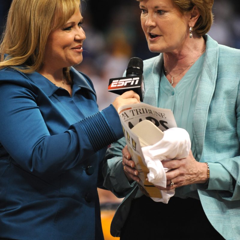 ESPN’s Holly Rowe (L) interviews Pat Summitt following her 2008 Women’s Final Four championship victory.  (ESPN Images)