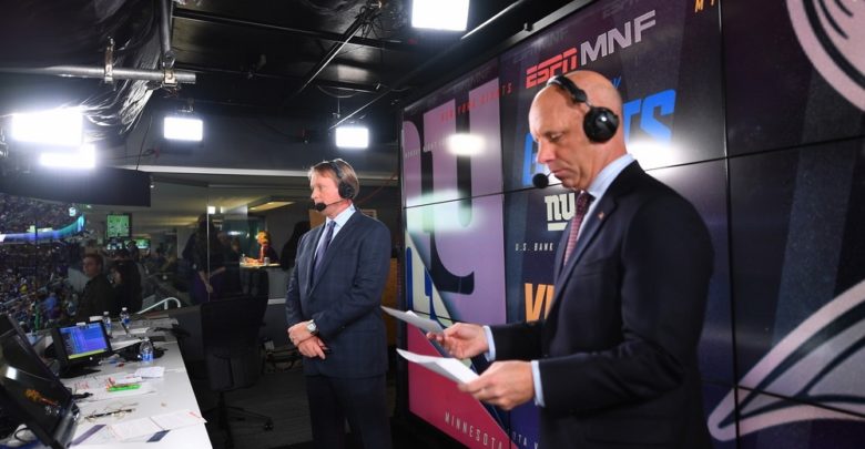 Photo of Sean McDonough’s first MNF call in Foxborough tonight an emotional homecoming